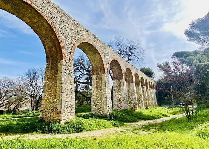 Le Romarin Bas De Villa T2 Avec Jardin Et Parking Au Pied De La Foret